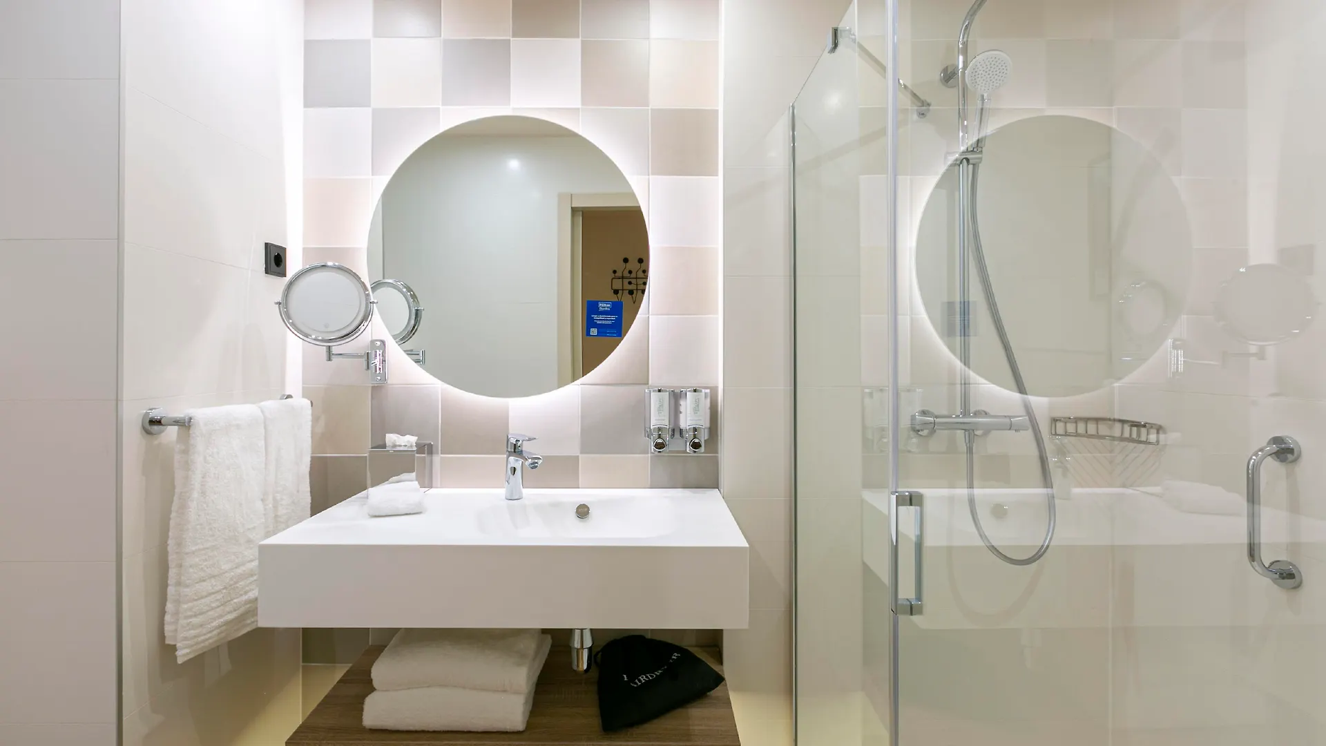 Hotel Hampton By Hilton Barcelona Fira Gran Via L'Hospitalet de Llobregat 3*,