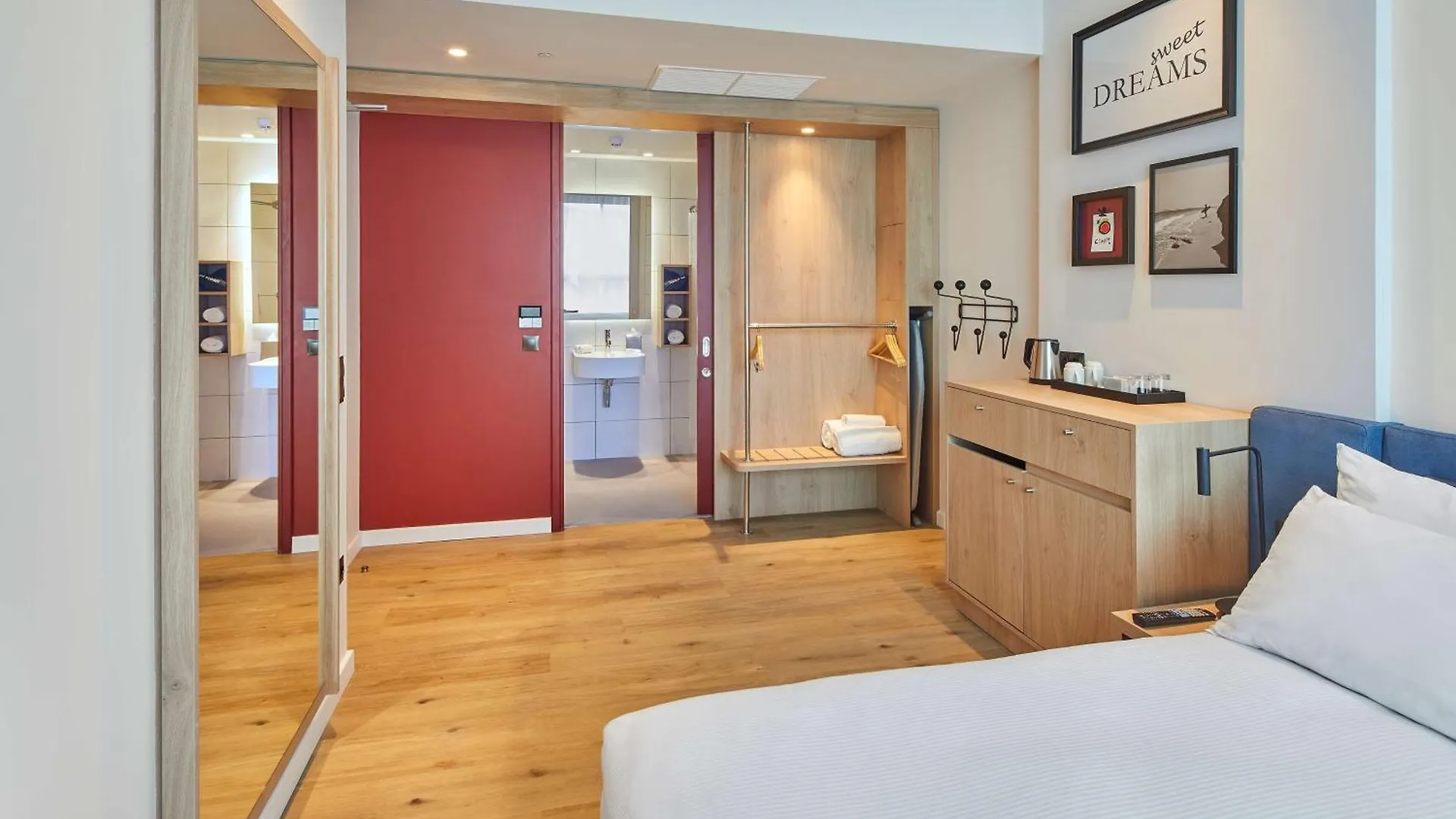 Hotel Hampton By Hilton Barcelona Fira Gran Via L'Hospitalet de Llobregat 3*,